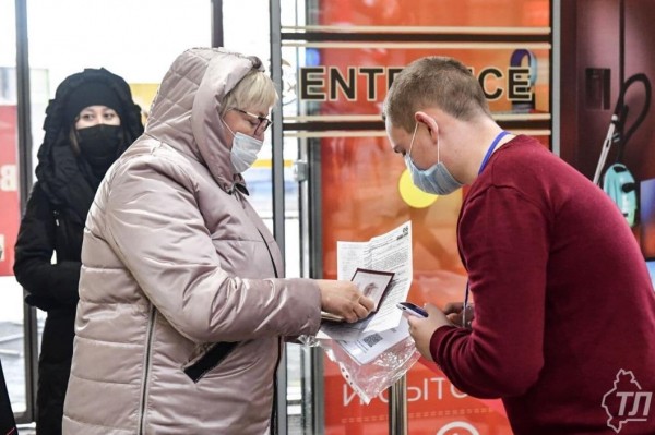 Против QR-кодов в школах и общественном транспорте выступил Александр Моор