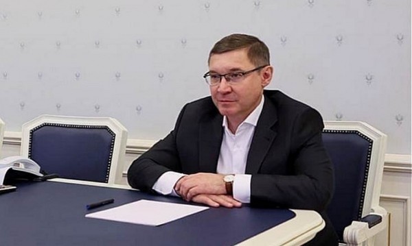 Якушев поручил усилить контроль за соблюдением антиковидных мер безопасности