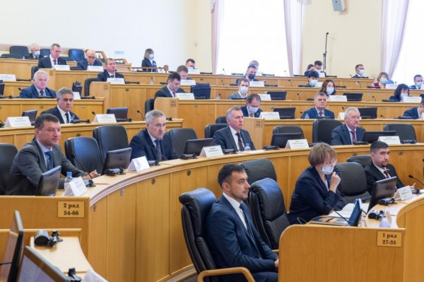 Губернаторский законопроект о дополнительных льготах для бизнеса рассматривают в Тюменской облдуме