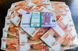 Свердловчанин попросил у тюменки 4 млн рублей на взятку для суда. Он задержан ФСБ