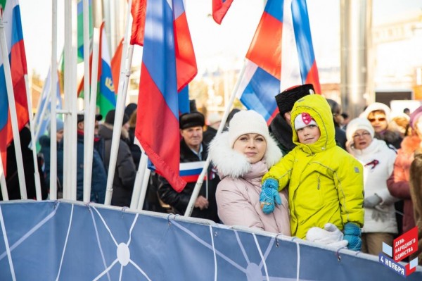 В Уральском федеральном округе живут представители более 120 национальностей, рассказал Владимир Якушев