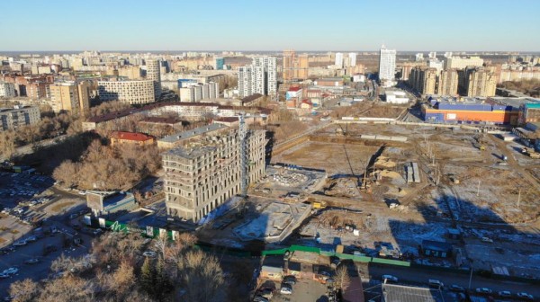 На новой улице Николая Машарова в Тюмени строятся жилые дома современного класса