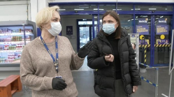 В гипермаркете "Лента" в Тюмени соблюдается режим допуска по QR-кодам