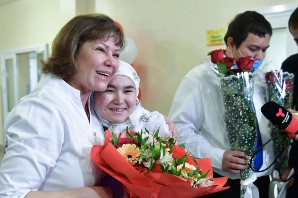 Тюменские врачи сто дней боролись за жизнь молодой матери, у которой отказали легкие и остановилось сердце из-за COVID-19