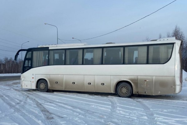Водитель, перевозивший пассажиров из Омска в Тюмень, провел за рулем 13 часов Водитель, перевозивший пассажиров из Омска в Тюмень, провел за рулем 13 часов