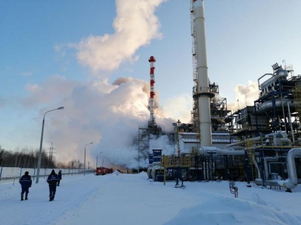 Расследование причин пожара на Антипинском НПЗ контролирует региональная прокуратура 