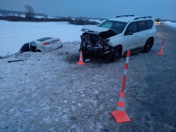 В Тобольском районе в дорожной аварии погиб один человек, трое пострадали