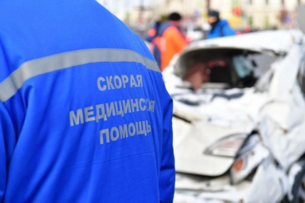 Пассажир легковушки погиб в вечерней аварии на улице Дружбы в Тюмени