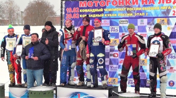 Тюменец завоевал бронзу чемпионата России в мотогонках на льду