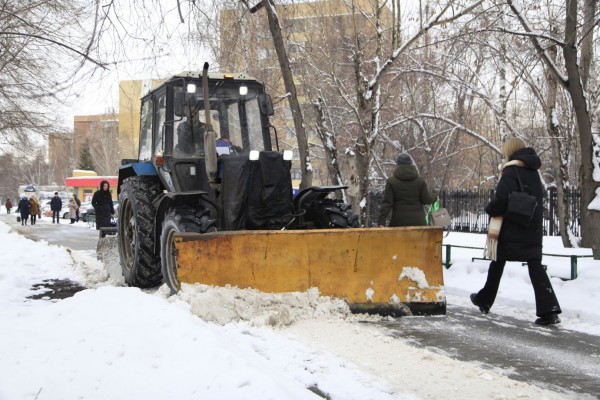 
Более 500 единиц техники задействовано в уборке улиц
