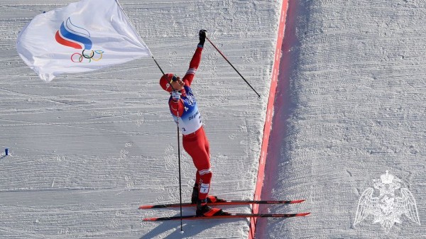 Командование Росгвардии поздравило офицеров Александра Большунова и Дениса Спицова с олимпийскими медалями Командование Росгвардии поздравило офицеров Александра Большунова и Дениса Спицова с олимпийскими медалями