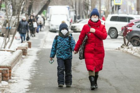 Минздрав: дети заражаются омикроном чаще, чем другими штаммами коронавируса