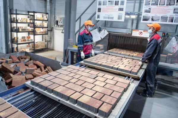 Более 200 инвестпроектов планируют завершить в Тюменской области в 2022 году