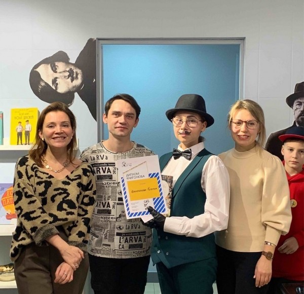 В Тобольске в новом арт-пространстве обсуждают книги и проводят уроки актерского мастерства В Тобольске в новом арт-пространстве обсуждают книги и проводят уроки актерского мастерства