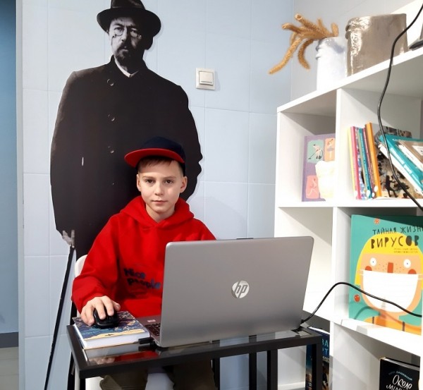 В Тобольске в новом арт-пространстве обсуждают книги и проводят уроки актерского мастерства В Тобольске в новом арт-пространстве обсуждают книги и проводят уроки актерского мастерства