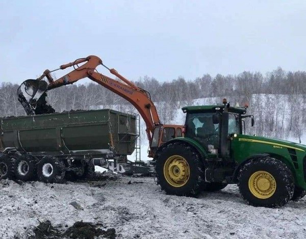 В Тюменской области агрофирма "КРиММ" вывезет на поля 350 тысяч тонн торфа 