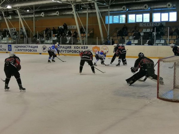 Спортсмены Тюменского района выиграли в чемпионате по хоккею среди любительских команд