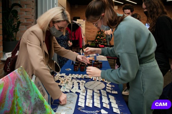Тюменских самозанятых поддержат выплатами и грантами