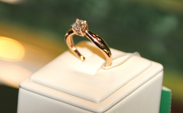 Тюменец вынес из соседней квартиры золото на 700 тысяч рублей