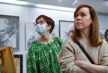 Фотогалерея: выставку работ трех молодых художниц открыли в Тюмени 