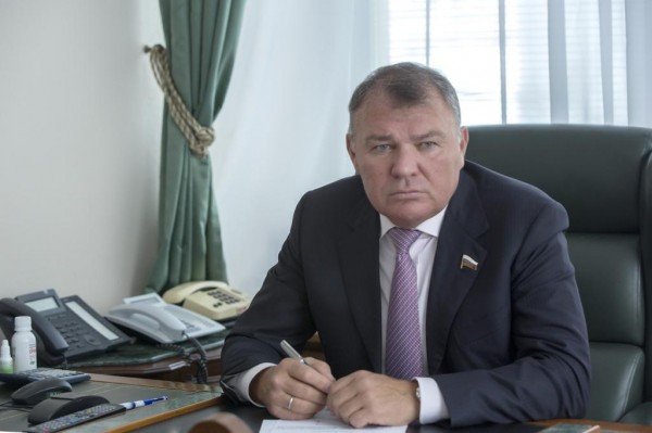 Александр Ремезков обратился к тюменским женщинам в День 8 Марта