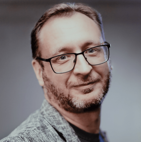 Представитель творческой интеллигенции Тобольска уверен, что люди, распространяющие фейки, отрабатывают деньги Запада