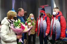 Фотогалерея: тюменцы встретили паралимпийцев в аэропорту Рощино