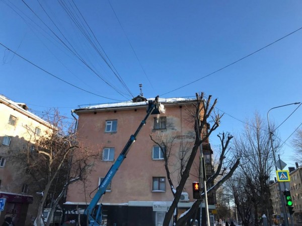 В Тюменском районе управляющая компания оштрафована за сосульки на крышах домов 