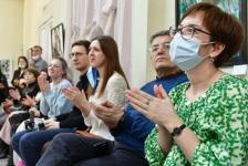 Фотогалерея: выставку работ трех молодых художниц открыли в Тюмени 