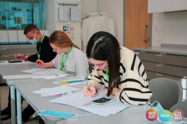 Школьница из Тюмени Александра Кузнецова победила в финале олимпиады имени Германа Гесса