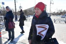 В Тюмени на мосту Влюбленных установили флаг со знаком "Z" в поддержку армии России