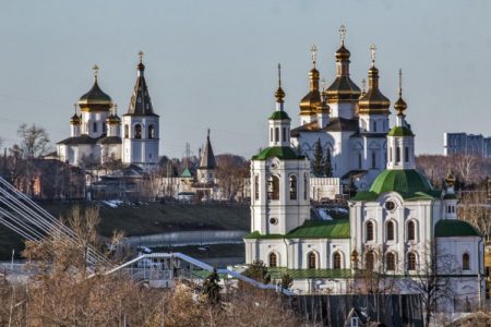 Александр Моор поздравил жителей Тюменской области с Пасхой