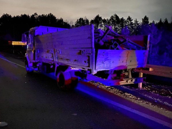 На трассе Курган &mdash; Тюмень погибла пассажирка Renault, въехавшего в грузовик