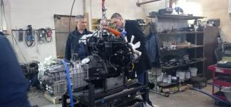 Тобольское предприятие по выпуску снегоболотоходов "Хищник" начало применять двигатели из Белоруссии