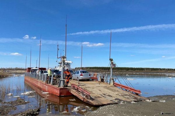 Паромная переправа через Иртыш открыта в Увате