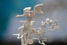 В Тюмени открыли выставку "С искусством по жизни" 87 художников, скульпторов, косторезов В Тюмени открыли выставку "С искусством по жизни" 87 художников, скульпторов, косторезов