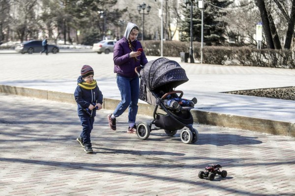 Семья Свистуновых из Тюменской области награждена медалью ордена "Родительская слава"