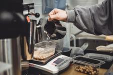 Тюменские бариста начали производить собственное растительное молоко