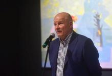 В Тюмени открыли выставку "С искусством по жизни" 87 художников, скульпторов, косторезов В Тюмени открыли выставку "С искусством по жизни" 87 художников, скульпторов, косторезов