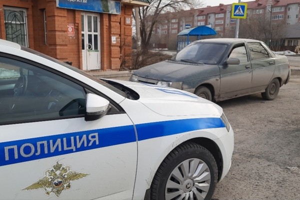 Тюменский таксист пытался дать взятку сотрудникам ДПС за отсутствие детского автокресла