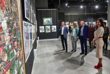 В Тюмени открыли выставку "С искусством по жизни" 87 художников, скульпторов, косторезов В Тюмени открыли выставку "С искусством по жизни" 87 художников, скульпторов, косторезов