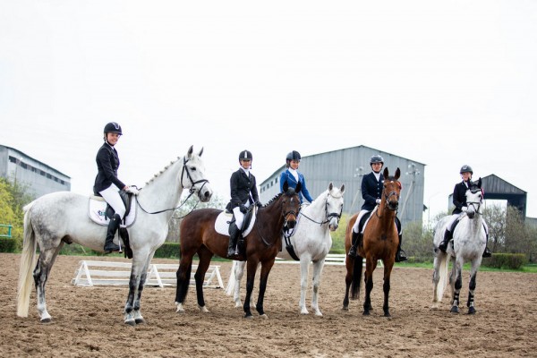 Марина Норкина стала чемпионкой региональных соревнований по конному спорту Марина Норкина стала чемпионкой региональных соревнований по конному спорту