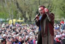  Со слезами на глазах: тюменцы спели военные песни вместе с "Хором Турецкого"