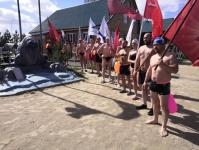 Тюменские "моржи"  отметили заплывом 15-летие "Бессмертного полка" 