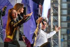  Со слезами на глазах: тюменцы спели военные песни вместе с "Хором Турецкого"