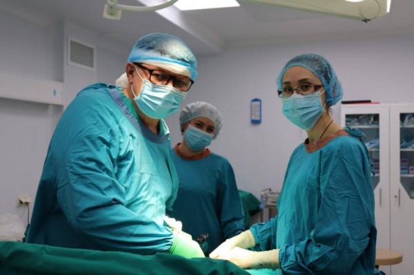 Александр Моор поздравил онкологическую службу региона с 75-летием