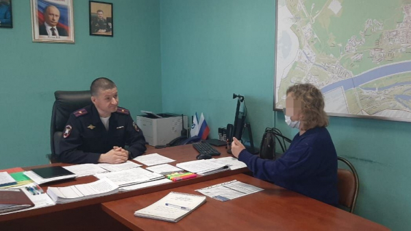 В Тобольске автомобилистку привлекли к ответственности за езду по тротуару