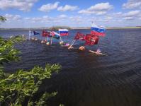 Тюменские "моржи"  отметили заплывом 15-летие "Бессмертного полка" 