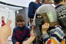 В Тюмени рыцарские поединки во время "Ночи музеев" привлекли детей и взрослых 