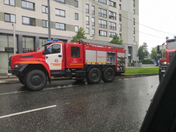 В Тюмени из горящего дома эвакуировали четырех человек В Тюмени из горящего дома эвакуировали четырех человек